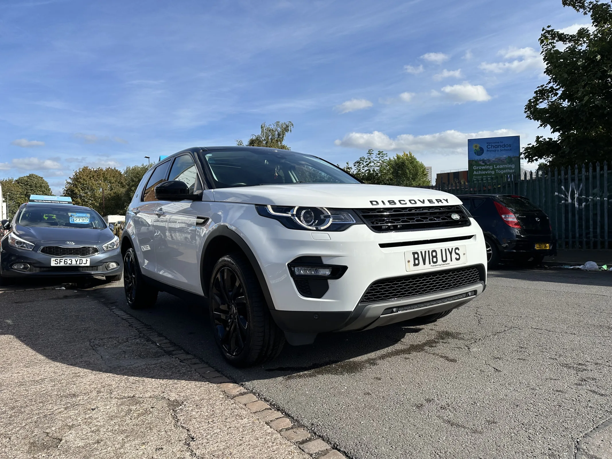 Land Rover Discovery Sport 2.0 TD4 HSE Black Auto 4WD — image 32