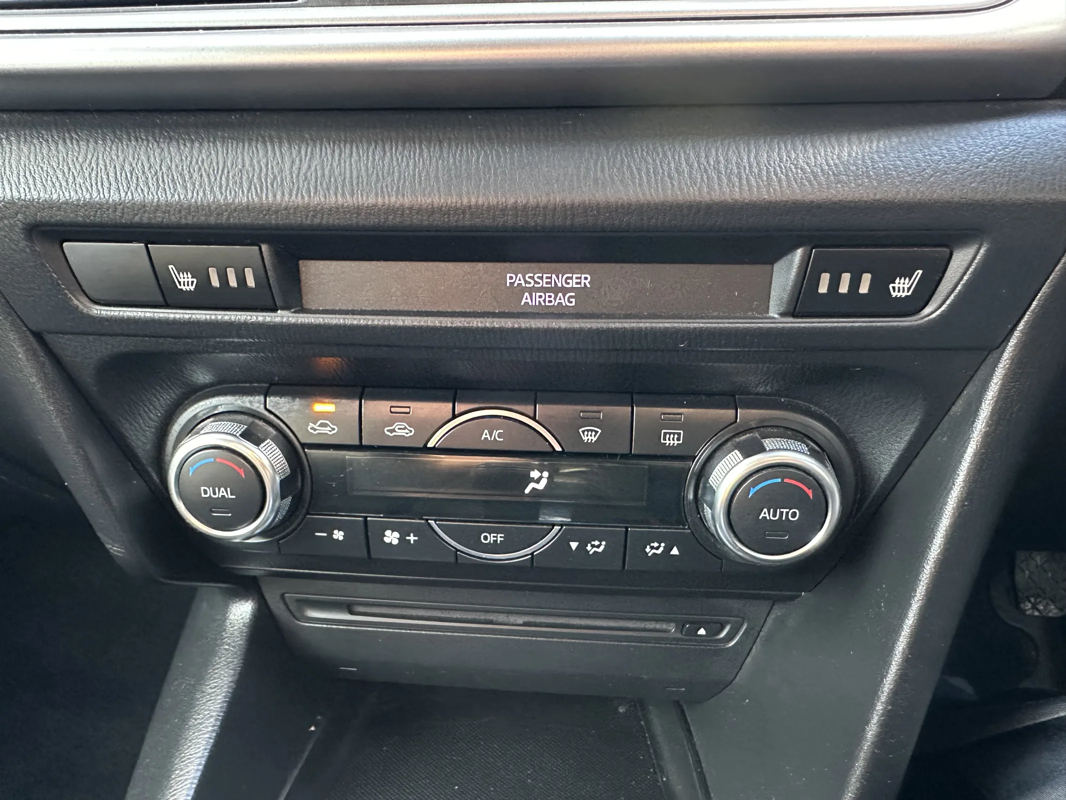 2017 Mazda3 2.2 Skyactiv-d se nav — image 21