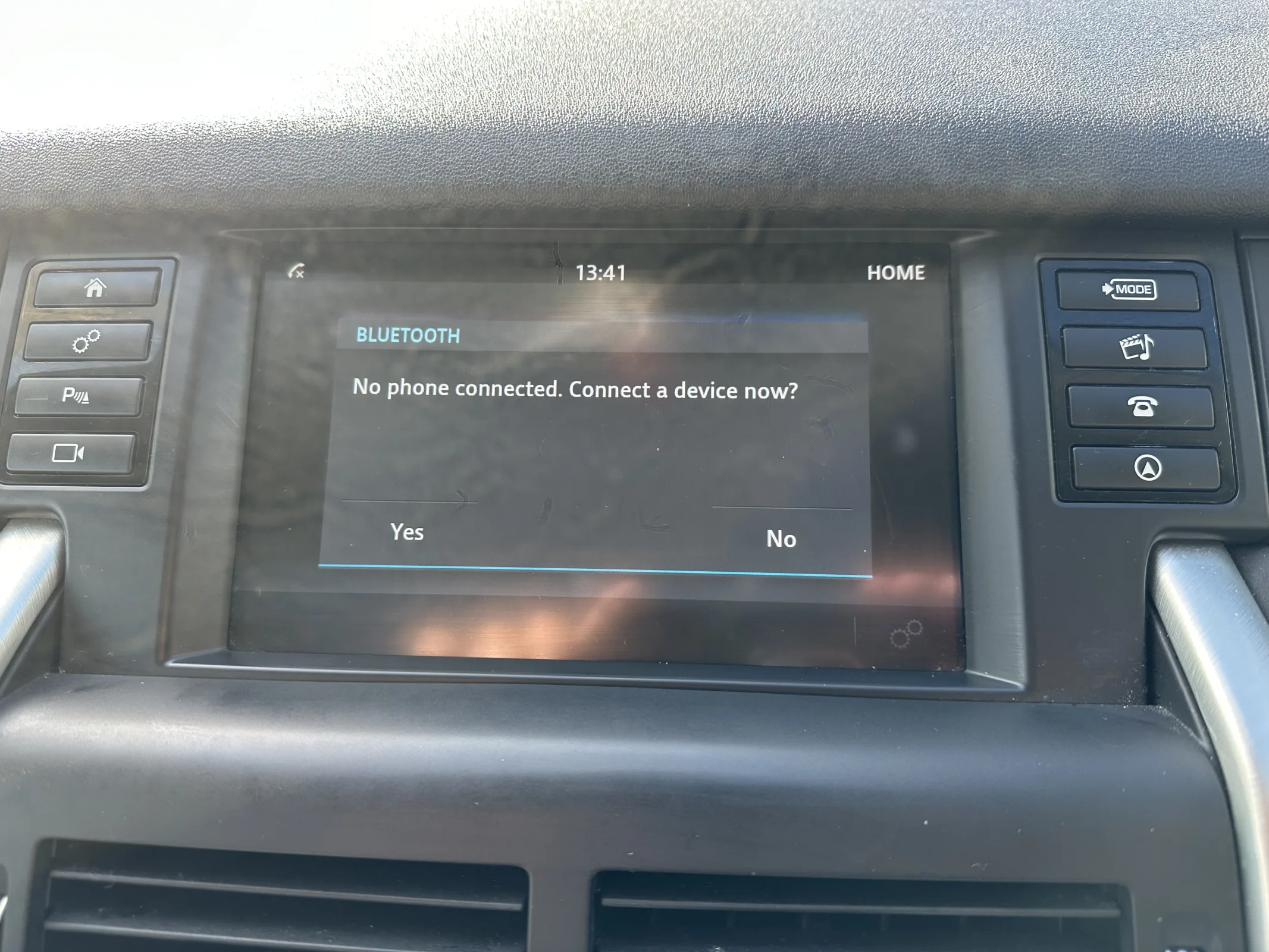 Land Rover Discovery Sport 2.0 TD4 HSE Black Auto 4WD — image 21