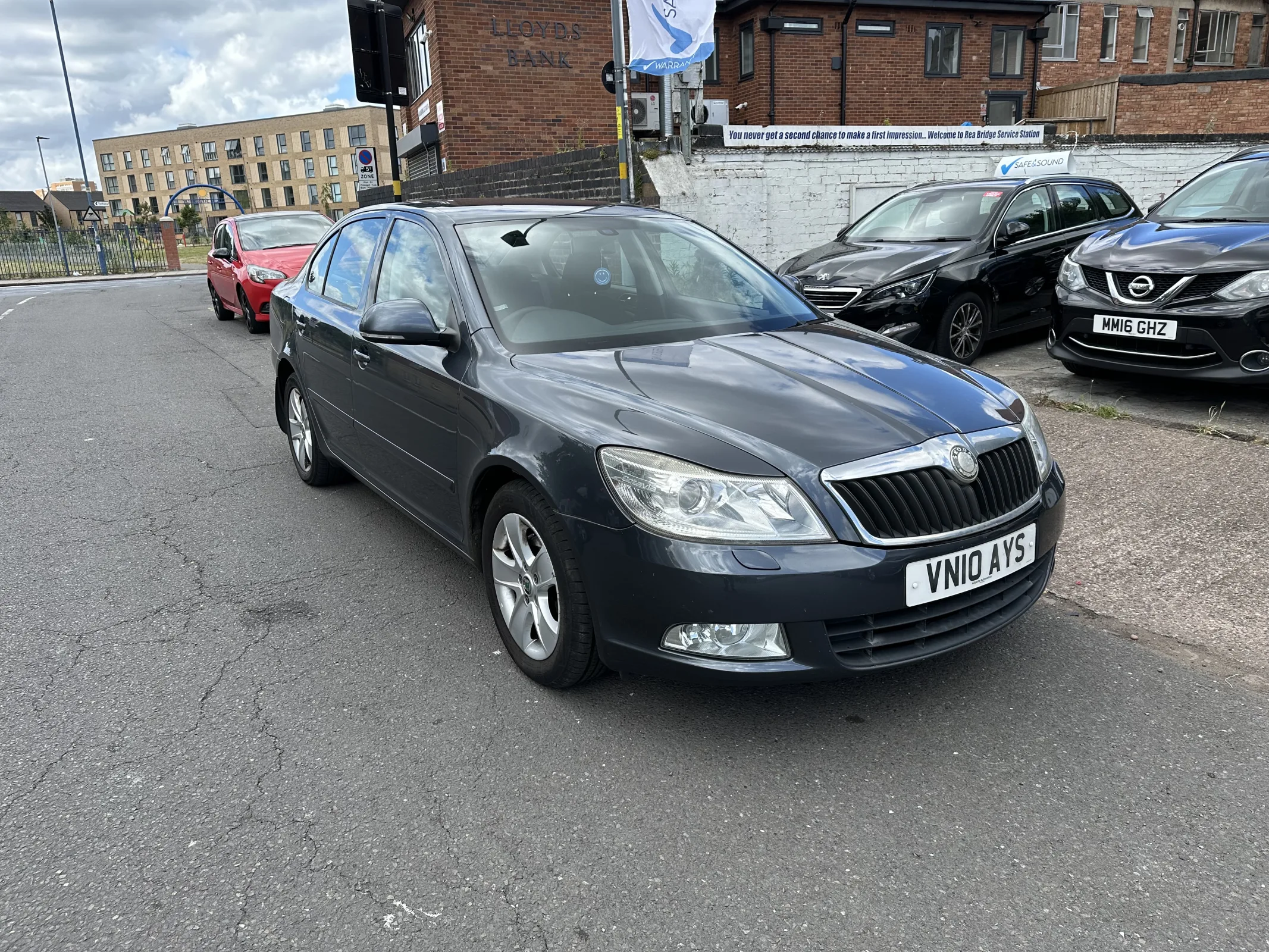 2010 Skoda Octavia 1.6 tdi — image 2