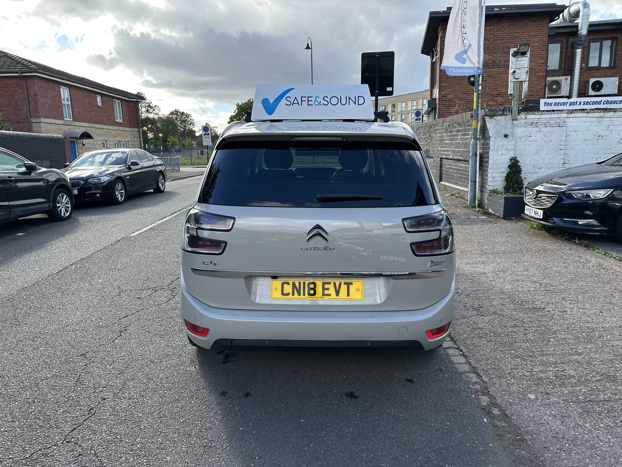 Citroen Grand C4 Picasso 1.6 BlueHDi Flair — image 9