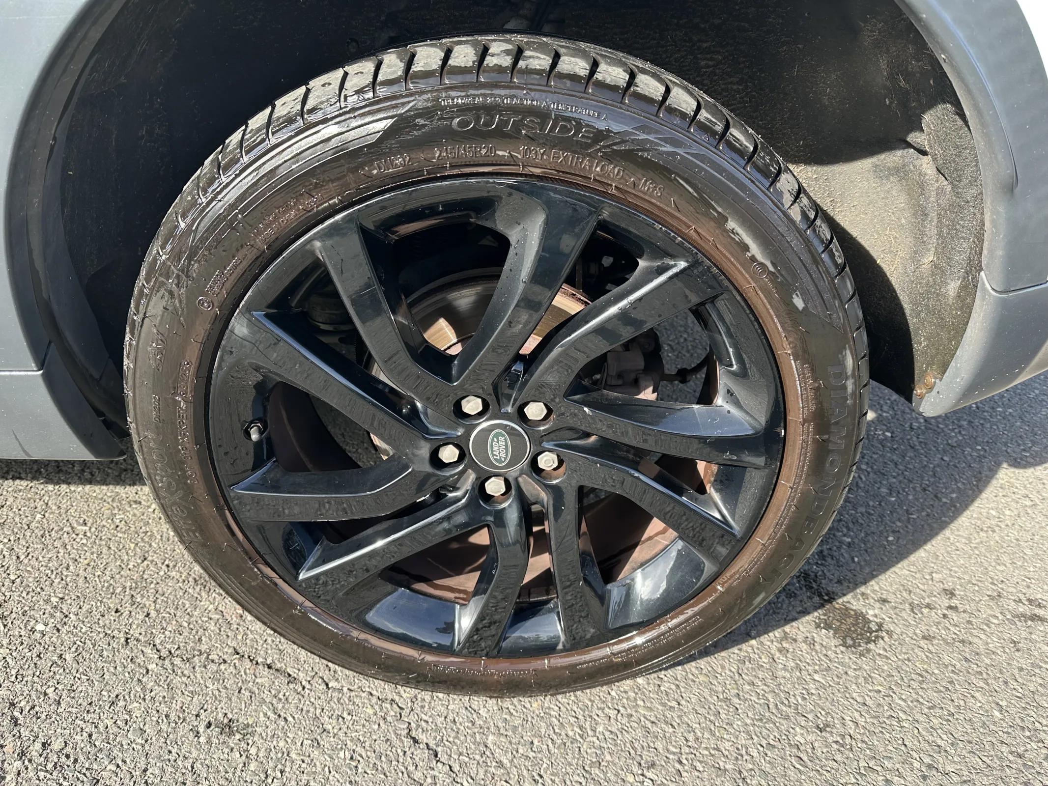 Land Rover Discovery Sport 2.0 TD4 HSE Black Auto 4WD — image 13