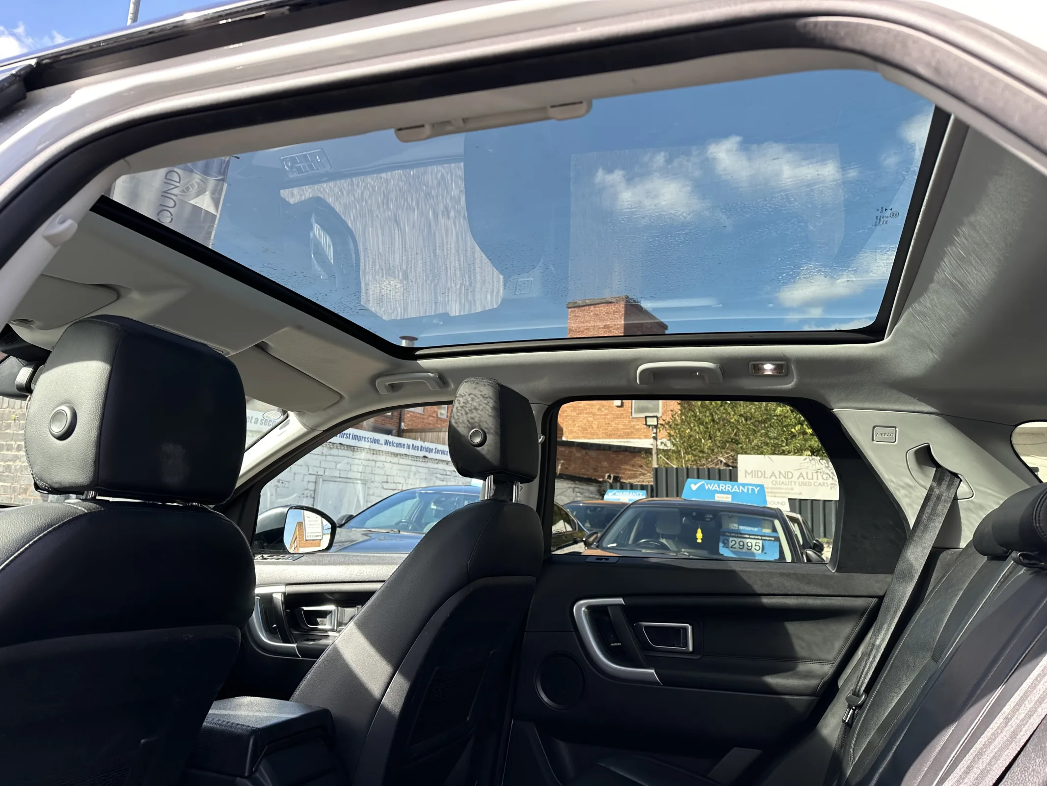 Land Rover Discovery Sport 2.0 TD4 HSE Black Auto 4WD — image 29