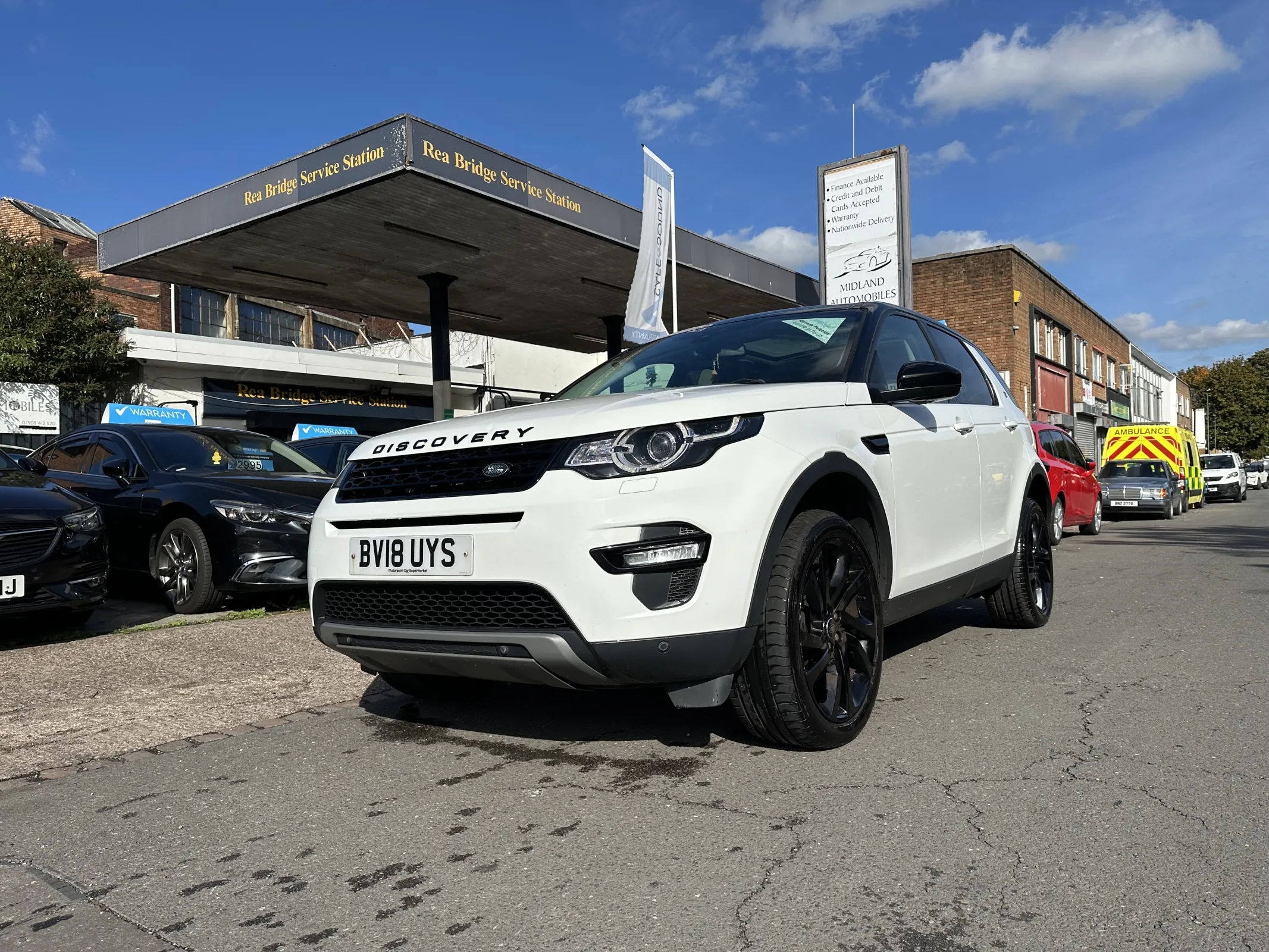 Land Rover Discovery Sport 2.0 TD4 HSE Black Auto 4WD — image 31