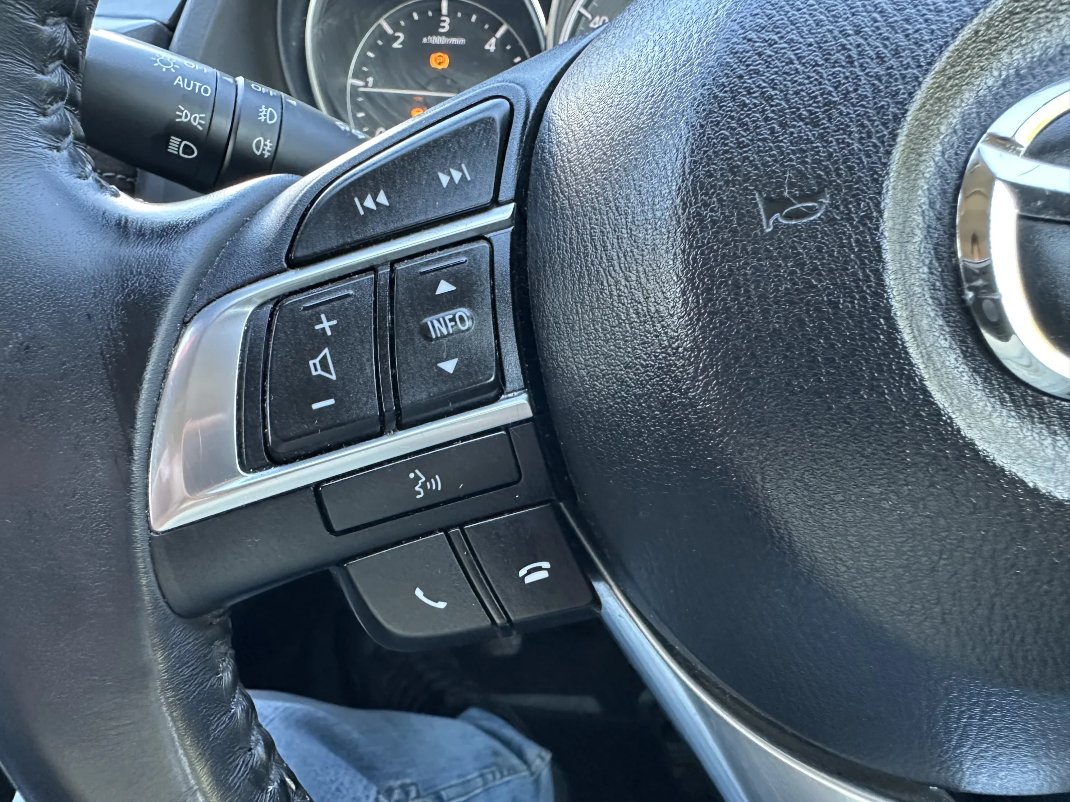 Mazda 6 2.2 SKYACTIV-D Sport Nav Tourer — image 27