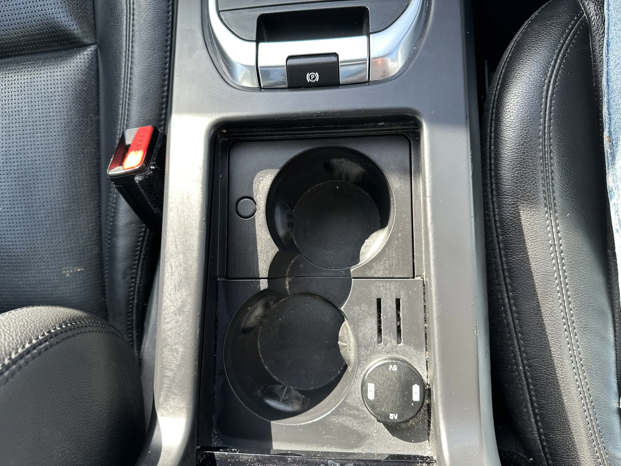 Land Rover Discovery Sport 2.0 TD4 HSE Black Auto 4WD — image 24
