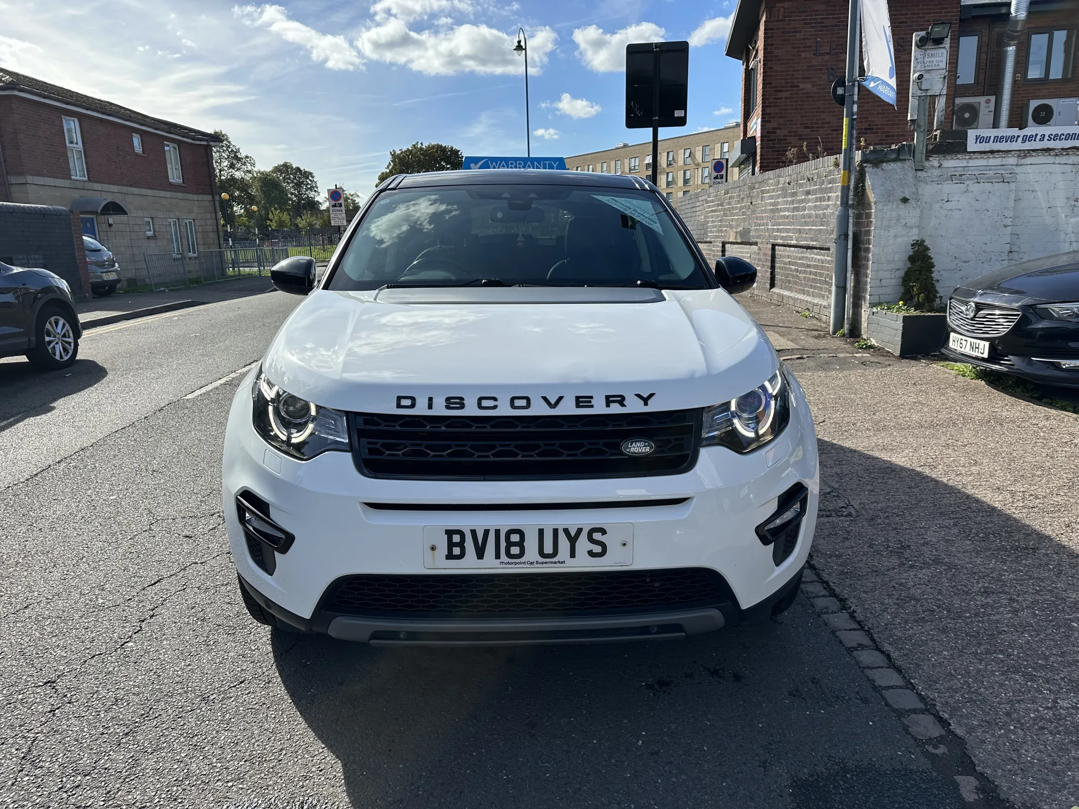 Land Rover Discovery Sport 2.0 TD4 HSE Black Auto 4WD — image 4