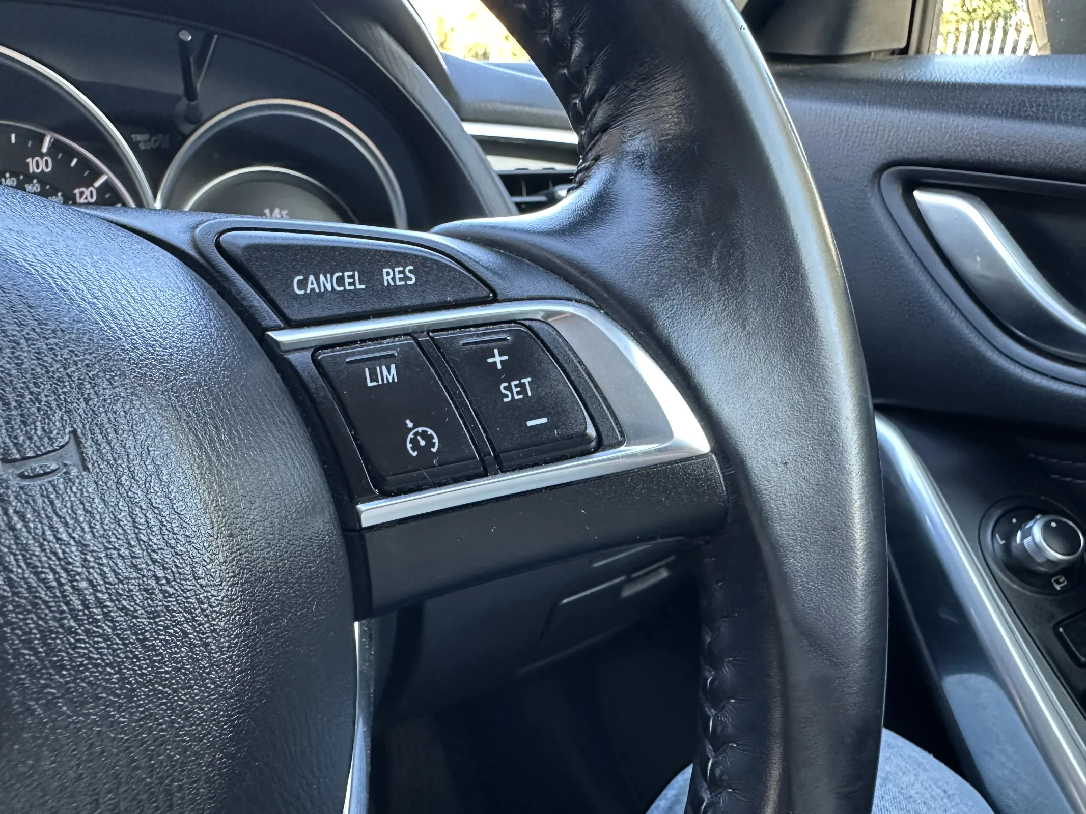 Mazda 6 2.2 SKYACTIV-D Sport Nav Tourer — image 26