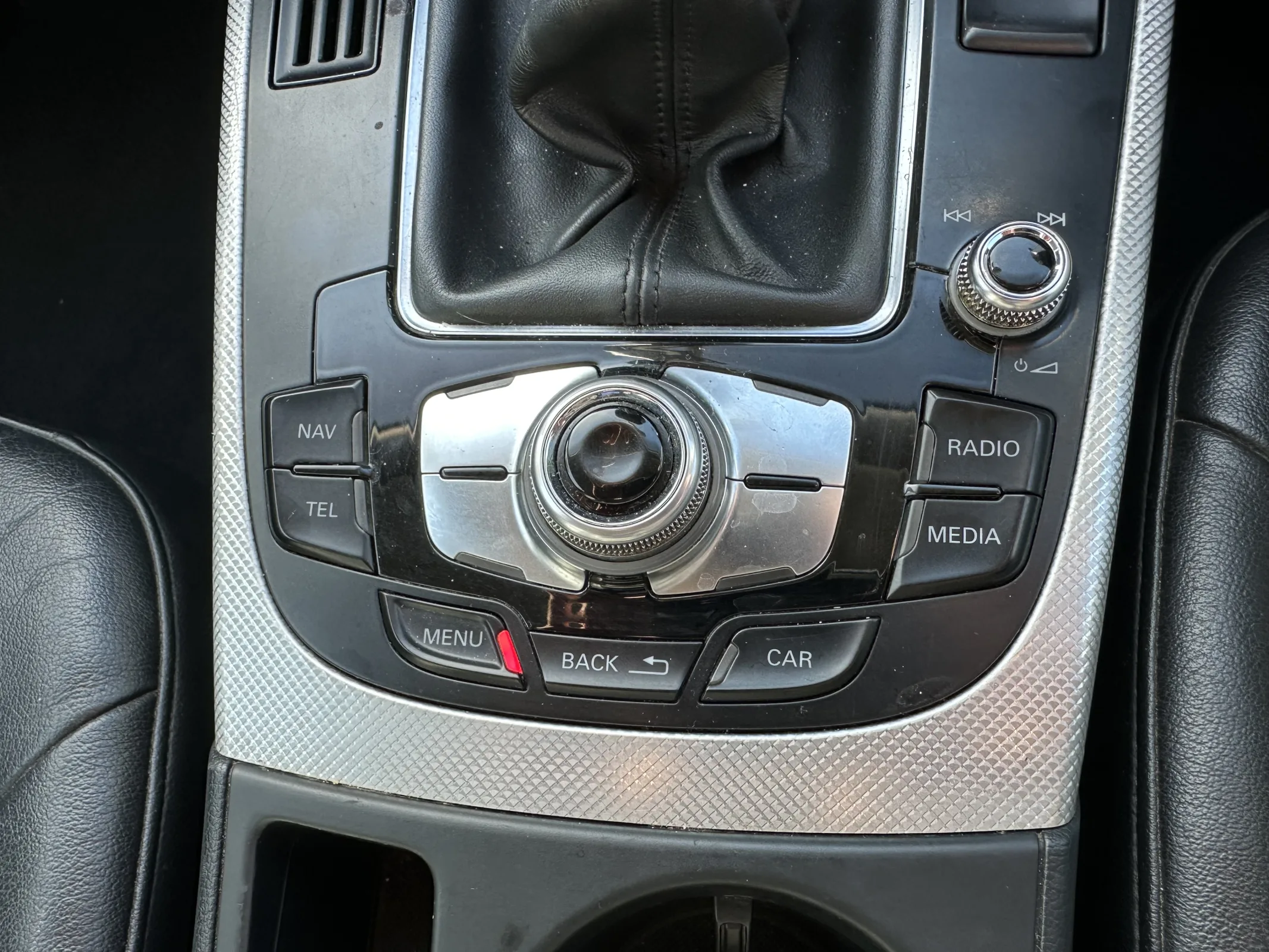 Audi A4 2.0 TDI SE Technik — image 21