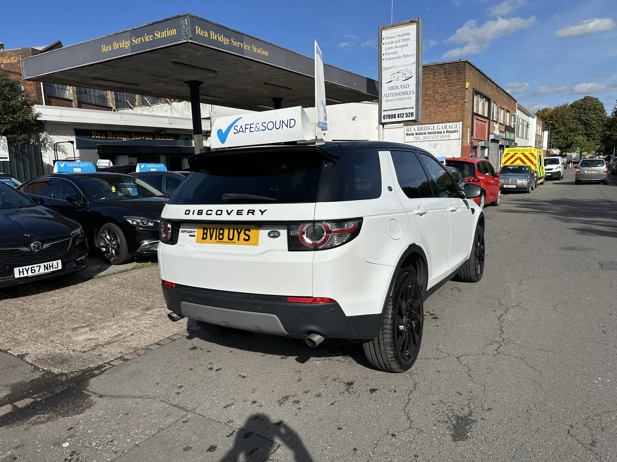 Land Rover Discovery Sport 2.0 TD4 HSE Black Auto 4WD — image 6