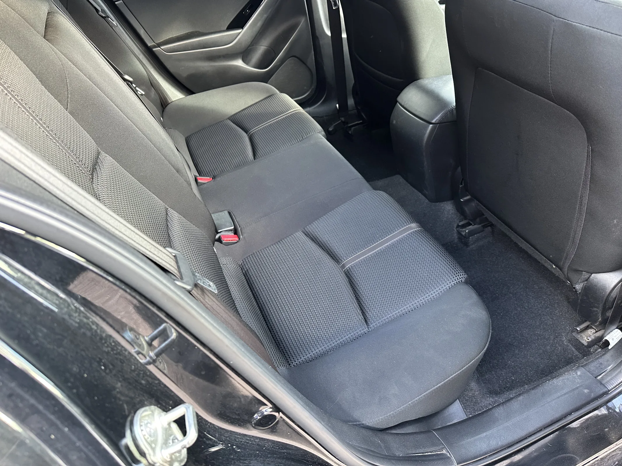 2017 Mazda3 2.2 Skyactiv-d se nav — image 24