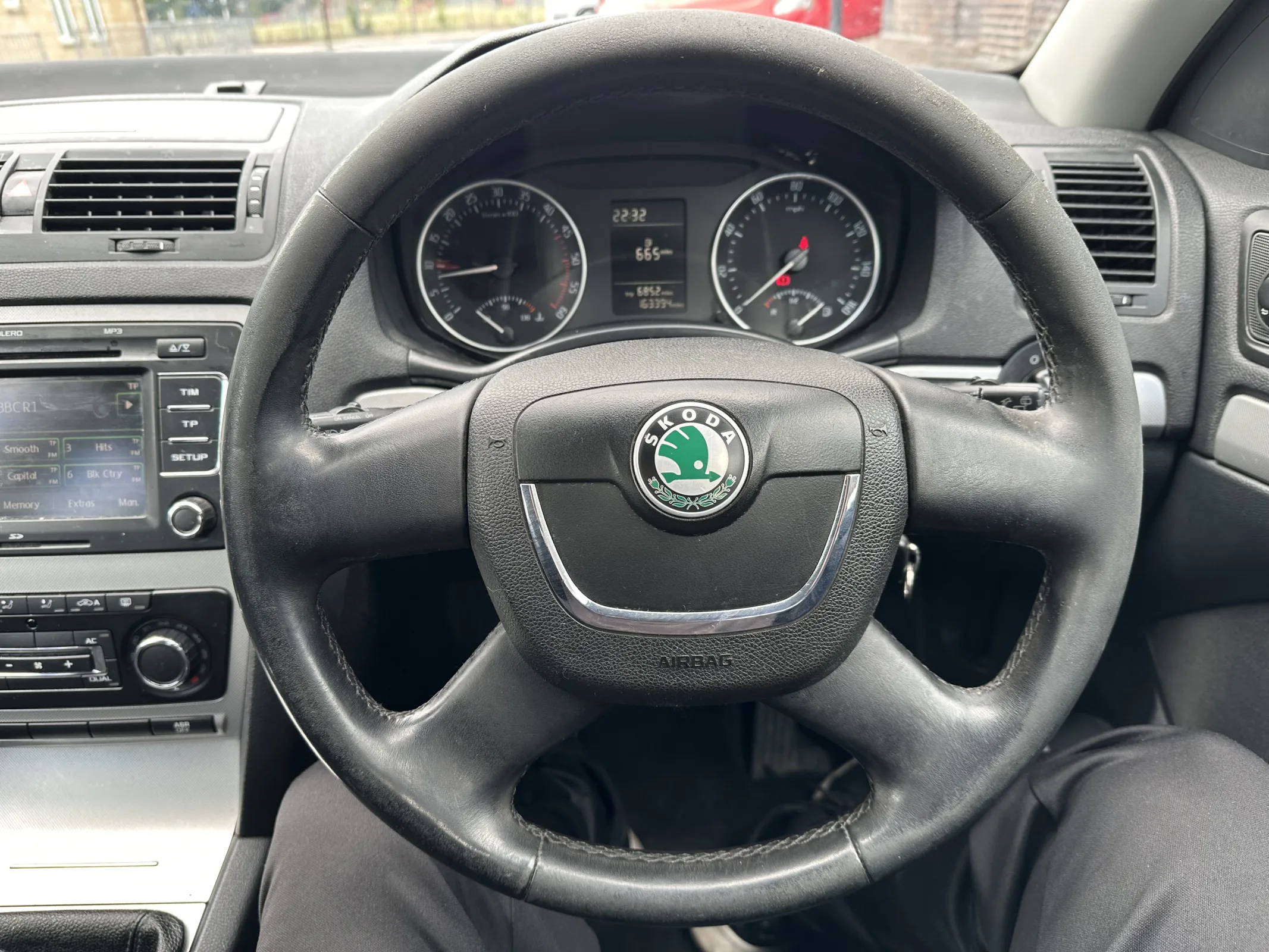 2010 Skoda Octavia 1.6 tdi — image 14