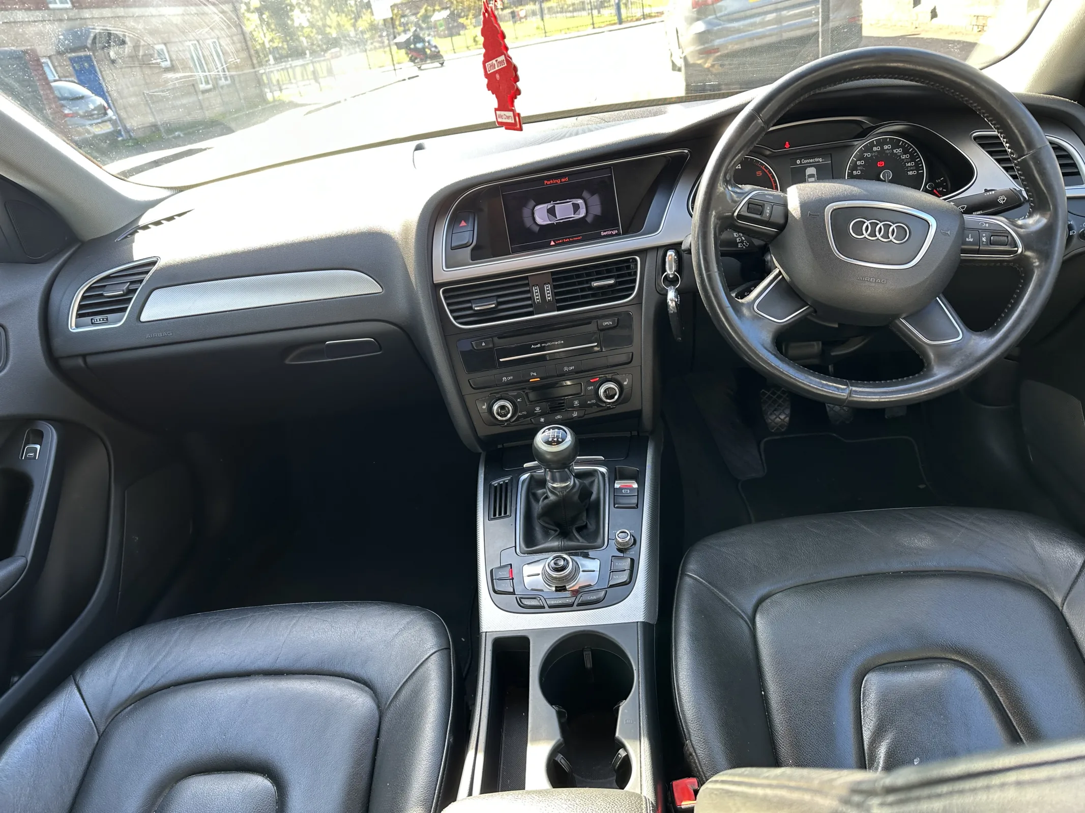 Audi A4 2.0 TDI SE Technik — image 10