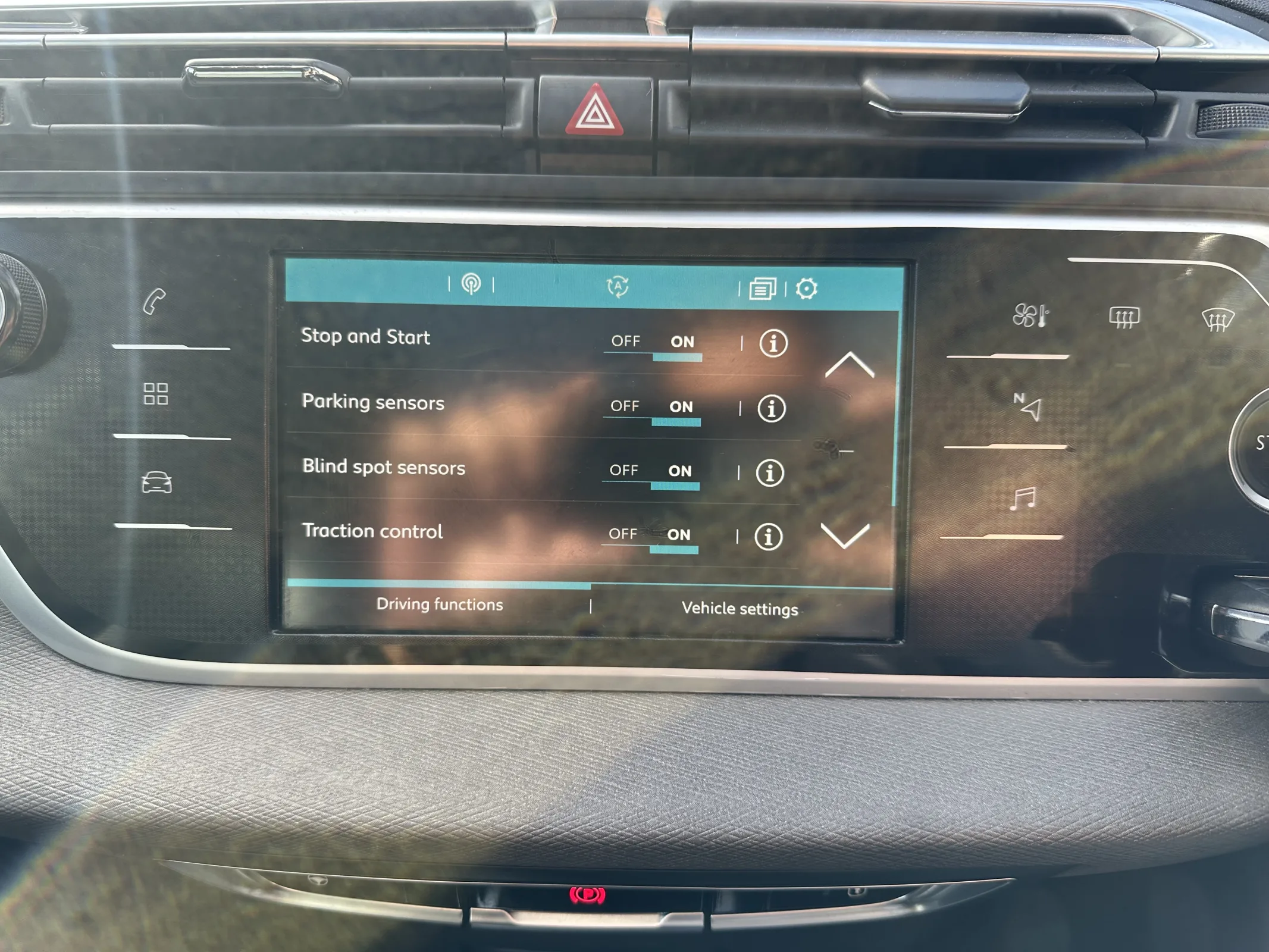 Citroen Grand C4 Picasso 1.6 BlueHDi Flair — image 15